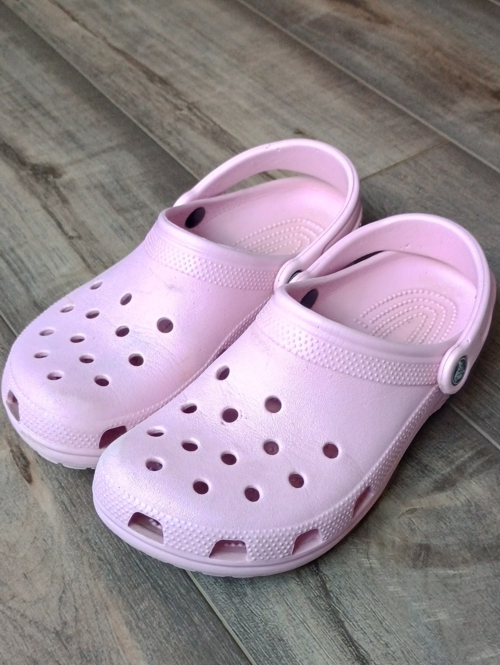 CROCS Classic Clog in Light Pink